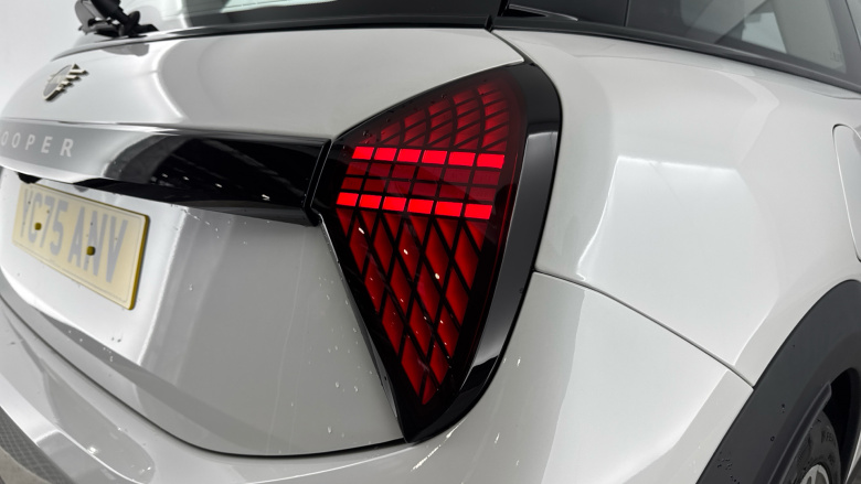 MINI Cooper 1.5 C Sport [Level 1] 3dr Auto Petrol Hatchback